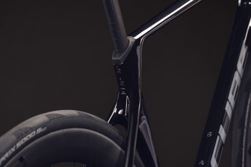Cube Agree C:62 SLT Di2 blackpearl/switchwhite 2027