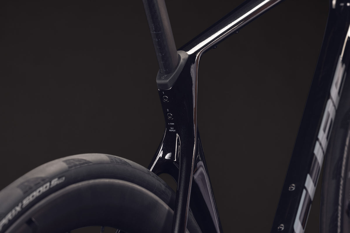 Cube Agree C:62 SLT Di2 blackpearl/switchwhite 2027