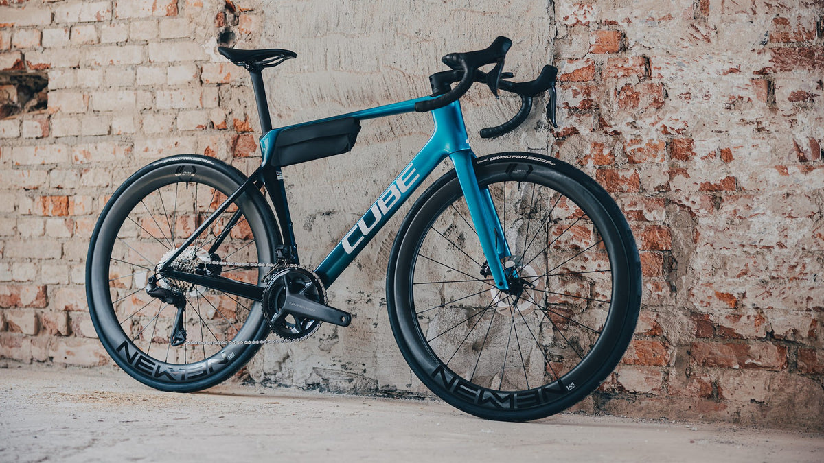 Cube Agree C:62 Race Chromeblue/Liquidblue 2027