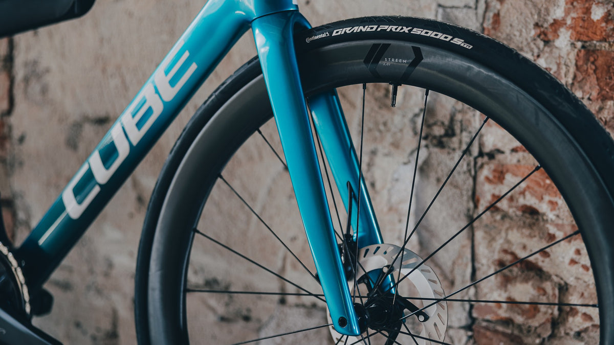 Cube Agree C:62 Race Chromeblue/Liquidblue 2027