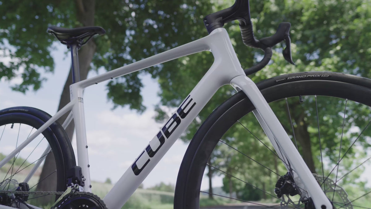 Cube Attain C:62 SLX Metallicwhite/Black 2027