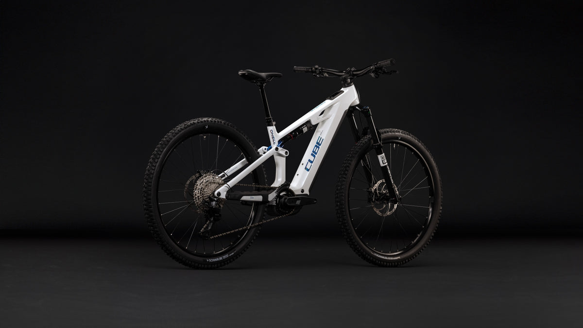 Cube Stereo Hybrid One44 HPC Pro Metallicwhite/Blue 2027