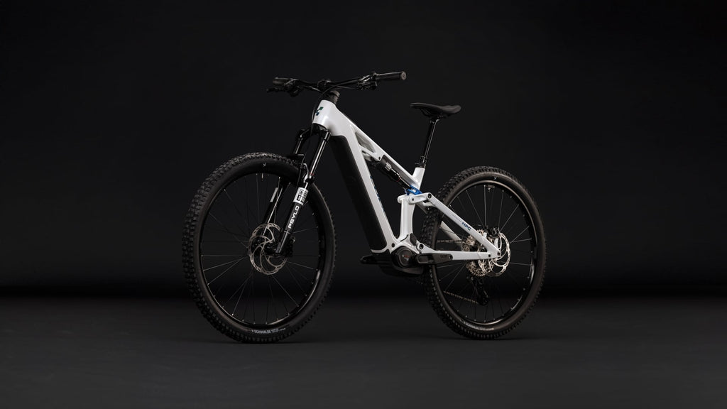 Cube Stereo Hybrid One44 HPC Pro Metallicwhite/Blue 2027