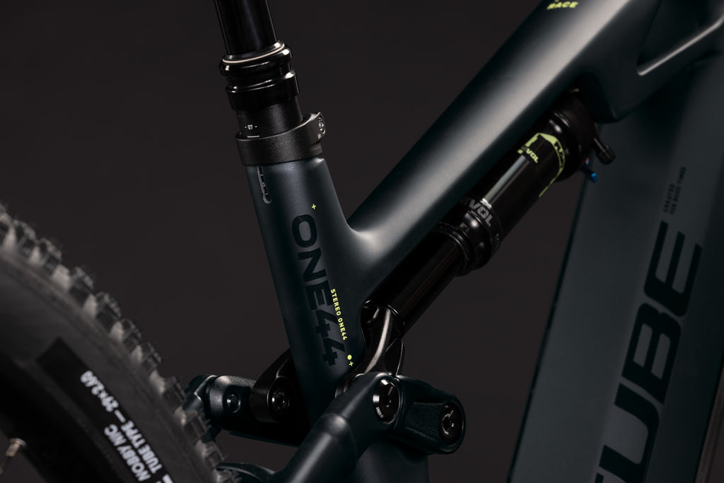 Cube Stereo Hybrid One44 HPC Race Coal/Green 2027