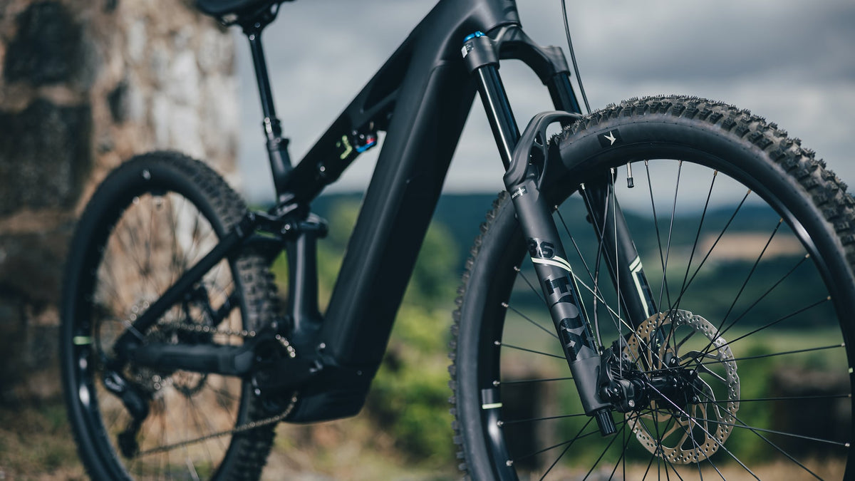 Cube Stereo Hybrid One44 HPC Race Coal/Green 2027