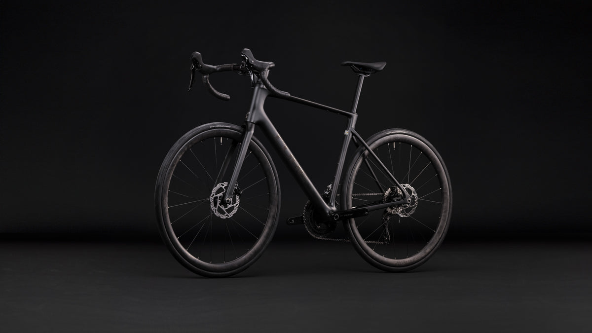 Cube Attain C:62 Race Carbon/Coalchrome 2027