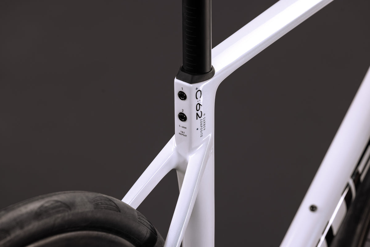 Cube Attain C:62 SLX Metallicwhite/Black 2027