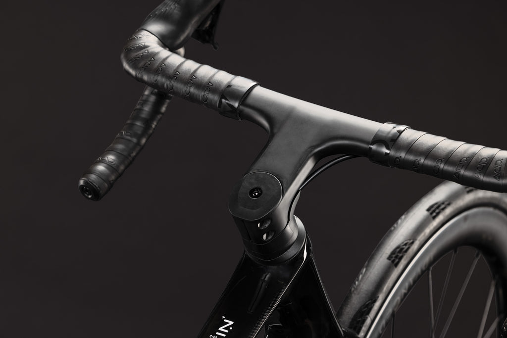 Cube Attain C:62 SLT 2027 Carbon/White 2027