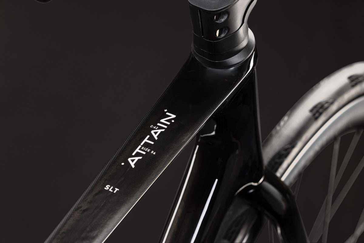 Cube Attain C:62 SLT 2027 Carbon/White 2027
