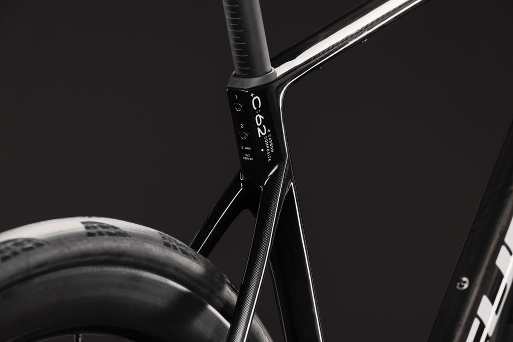 Cube Attain C:62 SLT 2027 Carbon/White 2027