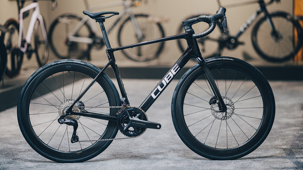 Cube Attain C:62 SLT 2027 Carbon/White 2027