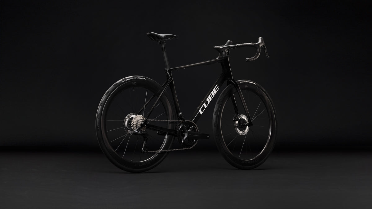 Cube Attain C:62 SLT 2027 Carbon/White 2027