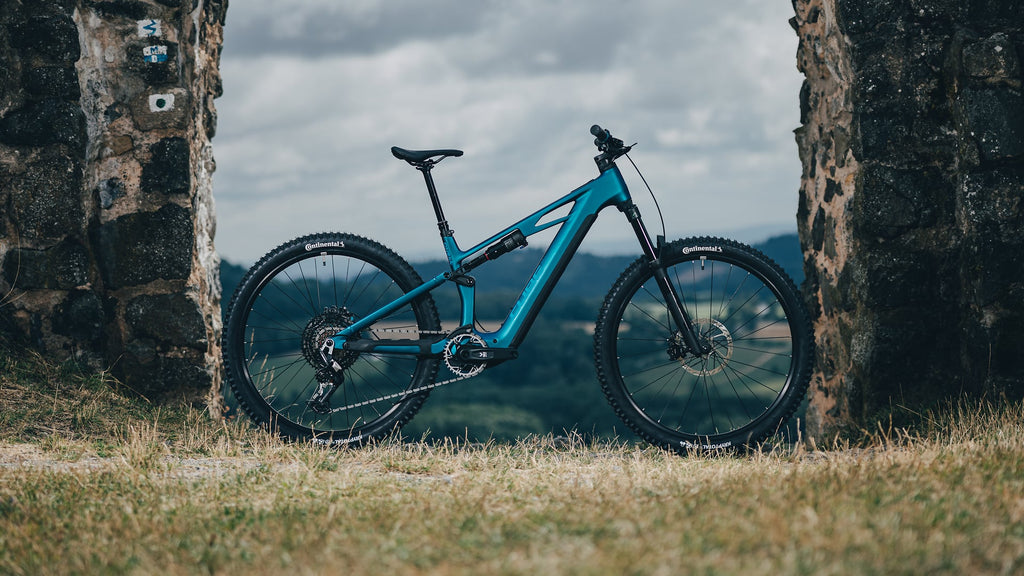 Cube Stereo Hybrid One44 HPC EXC Nebula/Blue 2027