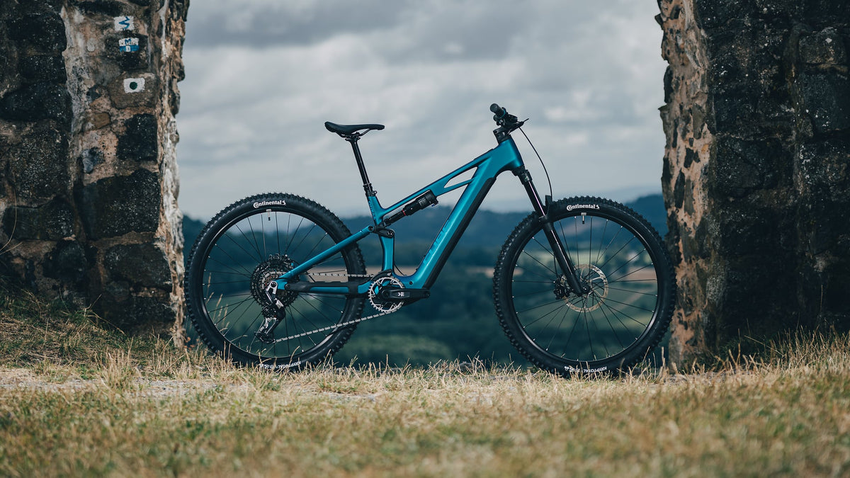 Cube Stereo Hybrid One44 HPC EXC Nebula/Blue 2027